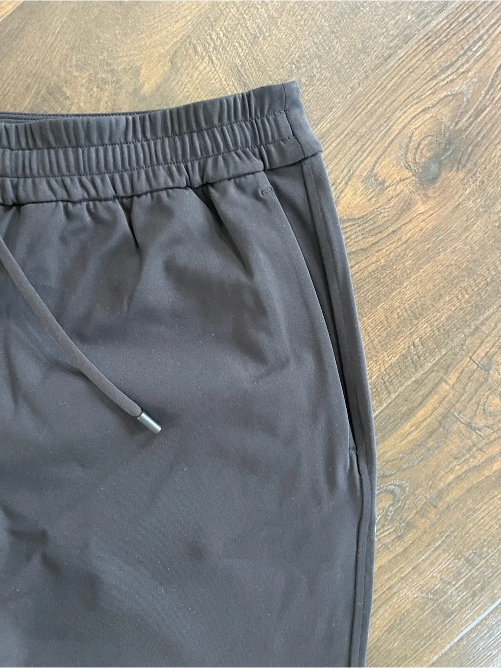 LULULEMON Black Tapered Leg 26